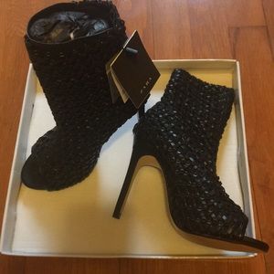 Brand new - never worn Zara shoes - no box
